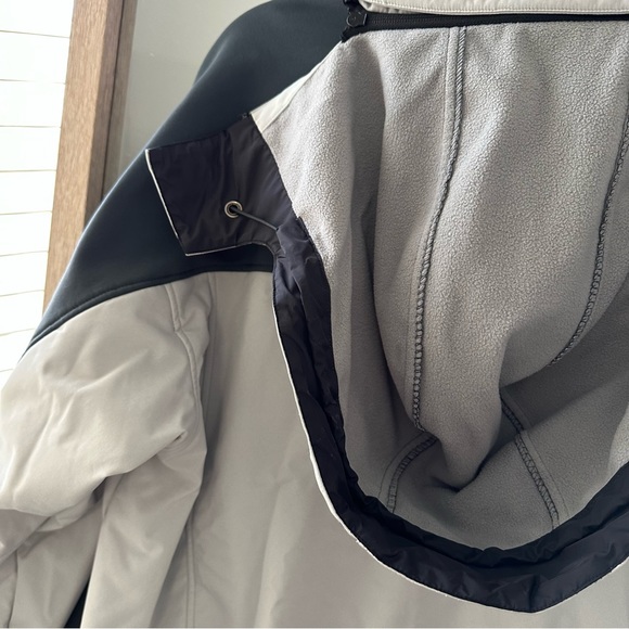 The North Face Summit Series Gore Tex Outview Jacket - Picture 10 of 15